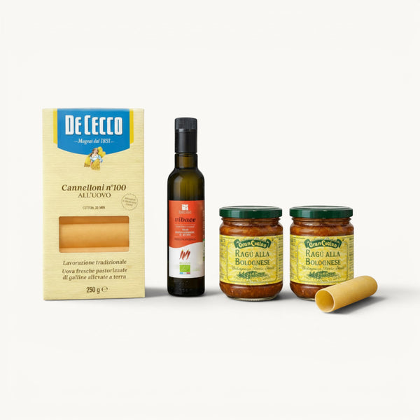L'entrepôt italien pack of De Cecco egg cannelloni, two jars of Gran Cucina Bolognese sauce, and a bottle of Vibace chili-infused olive oil.